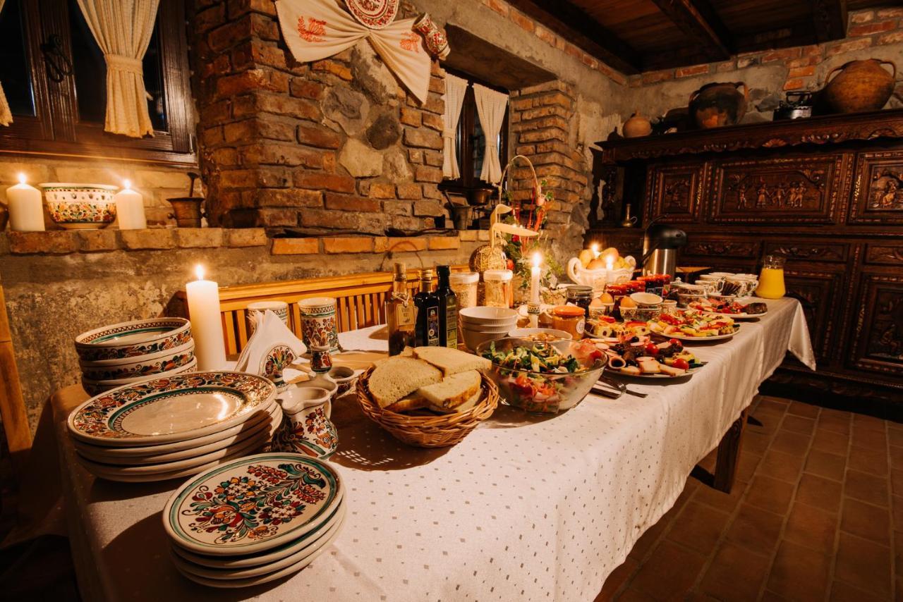 Molnos Kuria Pension Корунд Экстерьер фото