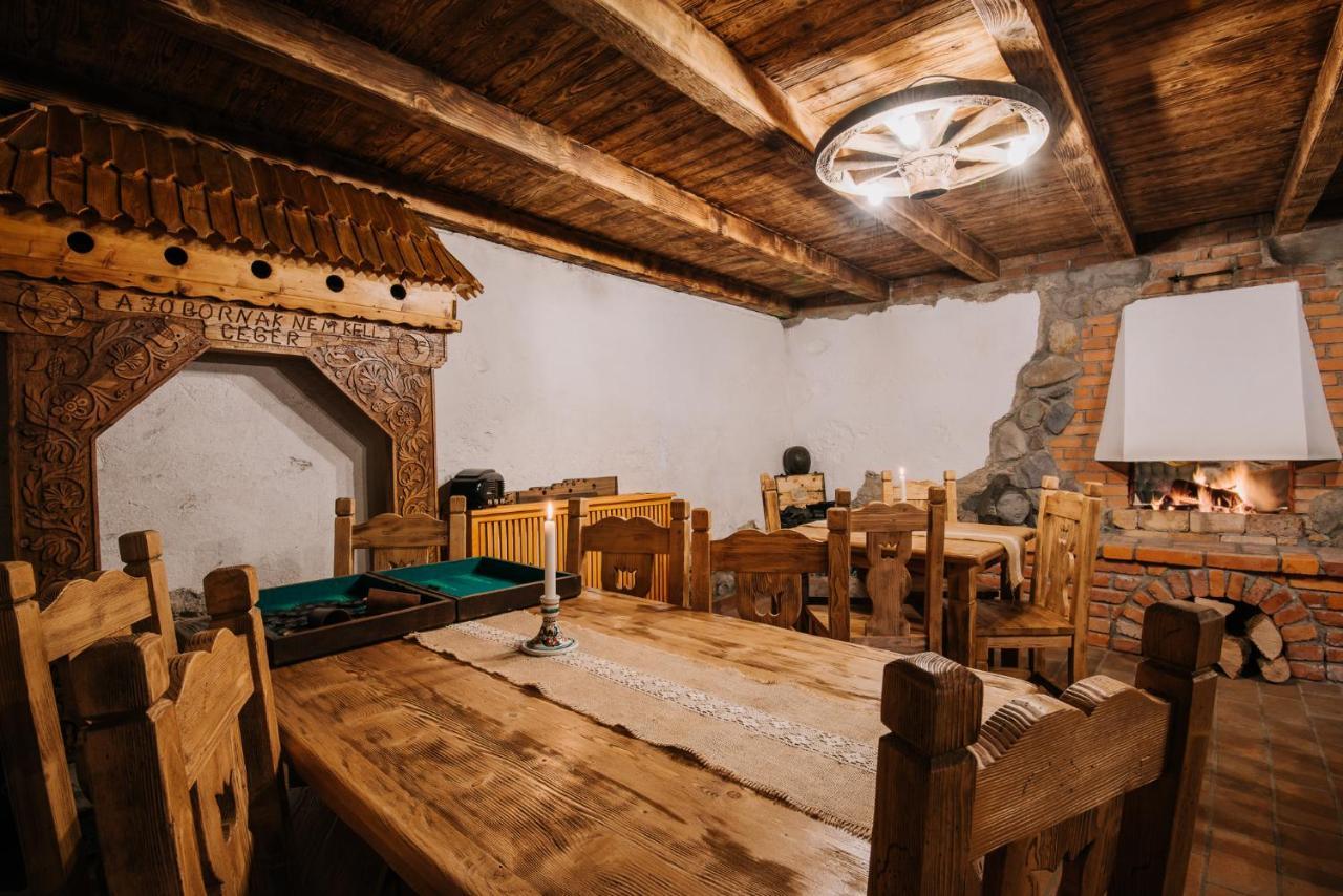 Molnos Kuria Pension Корунд Экстерьер фото