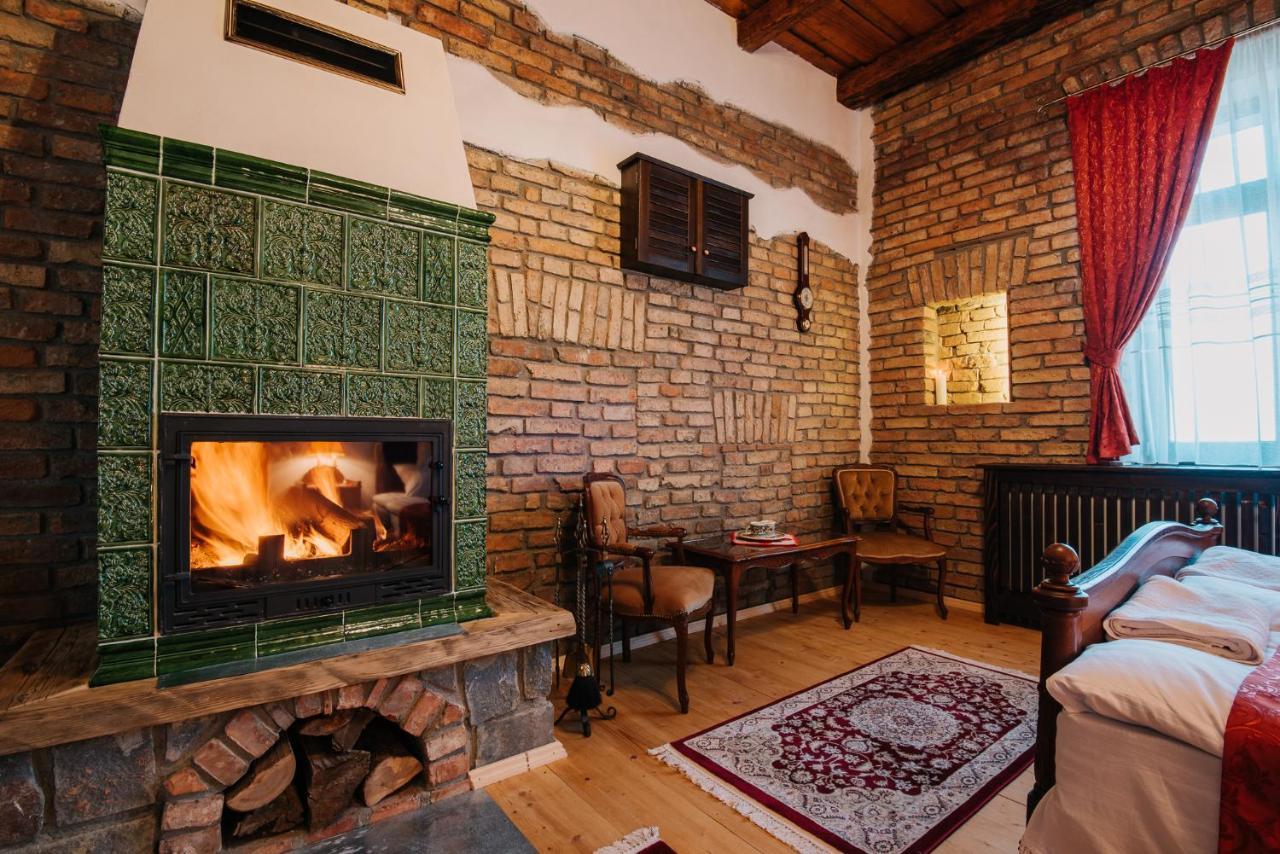 Molnos Kuria Pension Корунд Экстерьер фото
